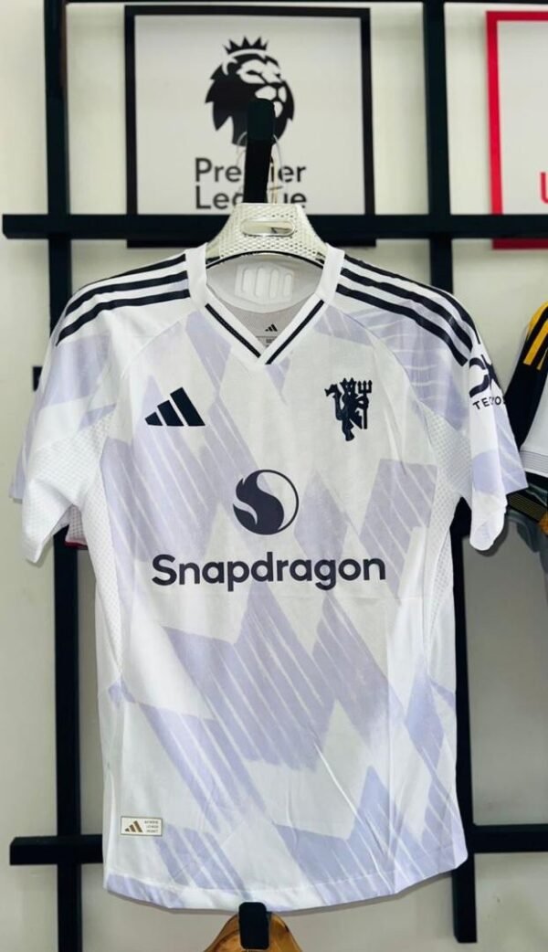 1ad205fc-372e-4248-84dc-9cac3af54f7b Maillot Manchester United extérieur