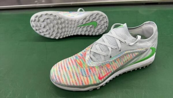 6d235998-94a3-473a-860d-2b6e6a903a44 Crampons rasés Nike