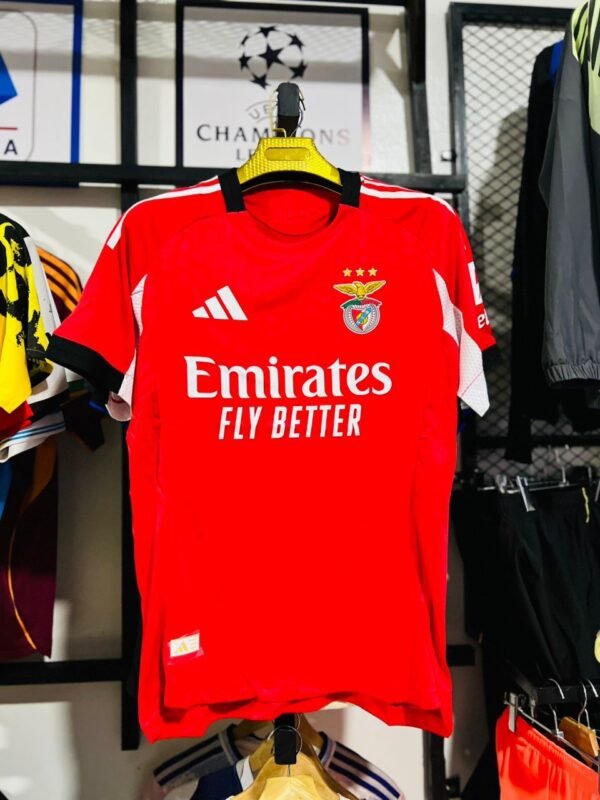 784bb82b-dfc4-44f0-b5d4-f73d3809f3c1 Maillot benfica domicile 25/26