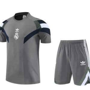 ab75a2fe-b933-4d4c-a751-e196d174f74d Ensemble Adidas