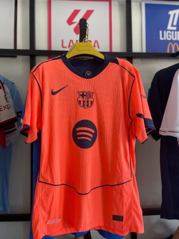 img_1123 Maillot barcelona third