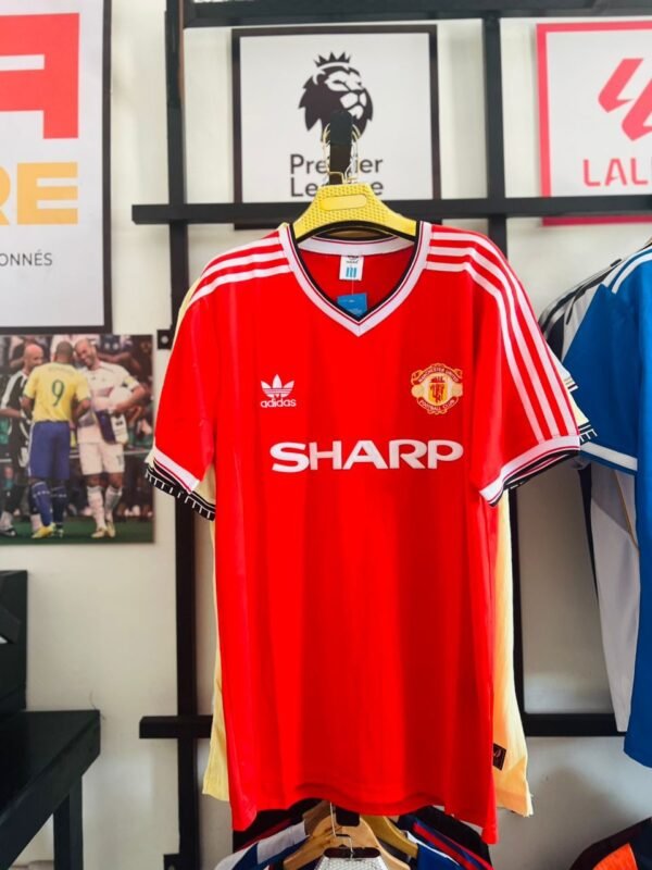 d2eed0f3-e2d5-4f16-8c38-87d1d7683689-2 Maillot rétro Manchester united