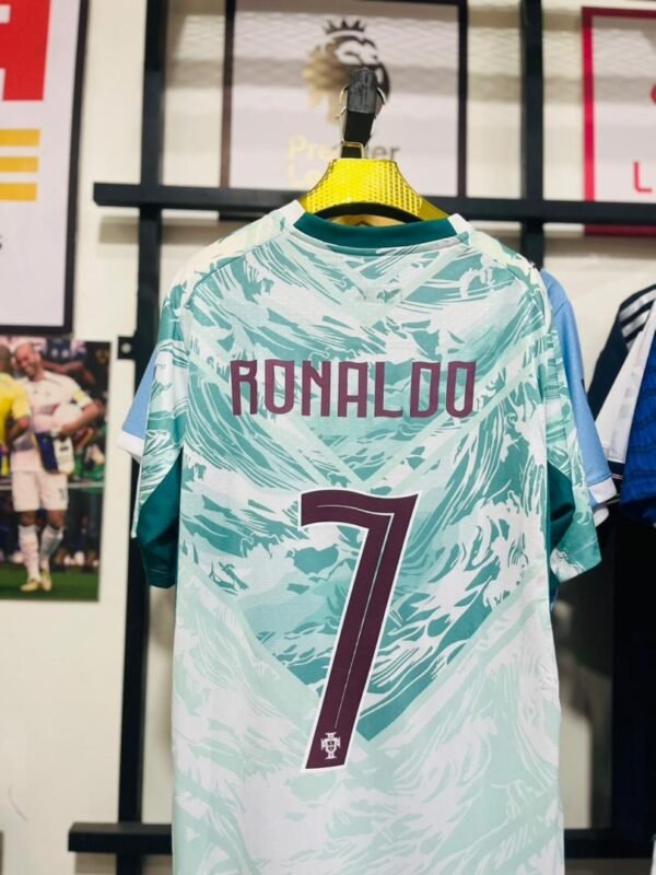 d76dfa04-7cff-46c3-aee3-0911e65627aa Maillot Ronaldo
