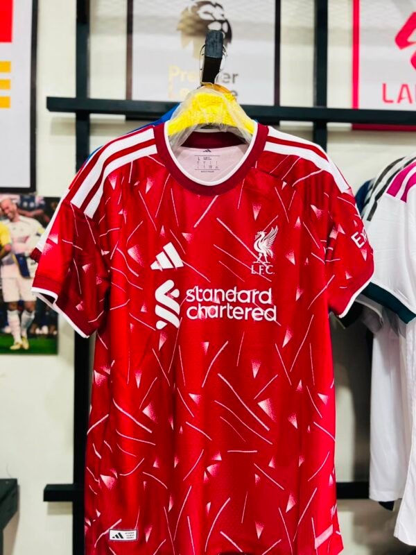 28d39047-2493-45be-bc5c-5eab12ba98f9 Maillot Liverpool