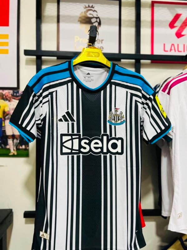6fa2a290-383c-44a0-a356-6e77fd079c91 Maillot Newcastle